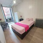 Rent a room of 170 m² in madrid