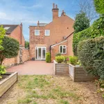 Rent 5 bedroom house in Warwick