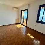 Appartement de 111 m² avec 4 chambre(s) en location à Ajaccio