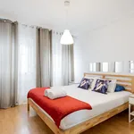 Rent 4 bedroom apartment of 60 m² in Madrid