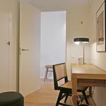 Rent 5 bedroom apartment of 50 m² in Barcelona