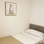 Rent a room of 100 m² in madrid