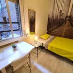 Rent a room of 180 m² in Madrid