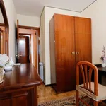 Rent a room of 90 m² in madrid