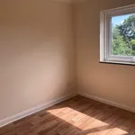 Rent 2 bedroom flat in Swansea