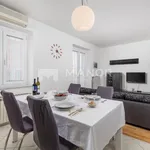 Najam 3 spavaće sobe stan od 64 m² u Grad Rijeka