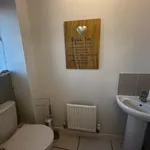 Rent 4 bedroom flat in East Midlands