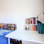 Rent a room of 100 m² in valencia