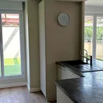 Appartement de 111 m² avec 5 chambre(s) en location à Chasselay