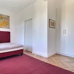 Rent 3 bedroom apartment in Ixelles