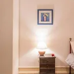 Rent a room of 110 m² in lisbon