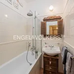 Pronajměte si 3 ložnic/e byt o rozloze 54 m² v Capital City of Prague