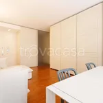 Rent 3 bedroom apartment of 120 m² in Milano