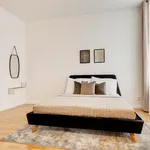 Rent 1 bedroom apartment of 33 m² in Prague