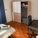 Rent 4 bedroom apartment in Porto