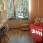 Rent 3 bedroom apartment of 60 m² in Център