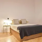 Rent a room of 350 m² in Barcelona