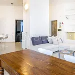 Rent 2 bedroom apartment of 85 m² in Milano