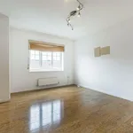 Rent 3 bedroom flat in East Midlands