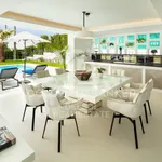 Rent 5 bedroom house of 274 m² in Marbella