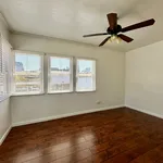 Rent 1 bedroom apartment of 550 m² in San Diego