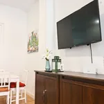 Rent 5 bedroom apartment of 80 m² in Madrid