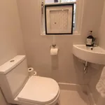 Rent 3 bedroom flat in West Midlands