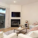 Rent 2 bedroom house of 121 m² in Los Angeles