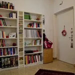 Rent a room of 90 m² in rome