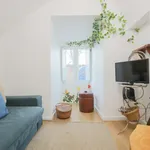 Rent 1 bedroom apartment of 62 m² in lisbon