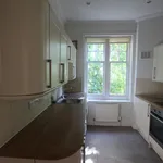 Rent 3 bedroom flat in Eastbourne