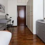 Rent 3 bedroom apartment of 140 m² in milan