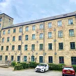 Rent 2 bedroom flat in Calderdale