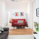 Rent a room of 220 m² in madrid