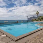 Rent 3 bedroom apartment of 1615 m² in Funchal