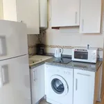 Rent 1 bedroom apartment of 570 m² in Málaga