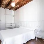 Rent 3 bedroom apartment in Barcelona