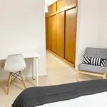 Rent 4 bedroom apartment in Alicante