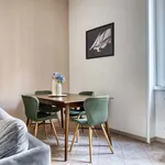 Rent 4 bedroom apartment of 90 m² in Milan