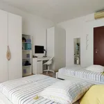 Rent a room of 95 m² in milan