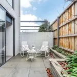 Rent 2 bedroom apartment in Melbourne