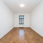 Pronajměte si 1 ložnic/e byt o rozloze 45 m² v Hradec Králové