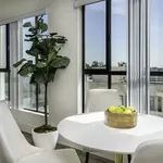 Rent 1 bedroom apartment of 80 m² in Los Angeles