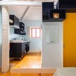 Rent 1 bedroom apartment of 30 m² in Porto