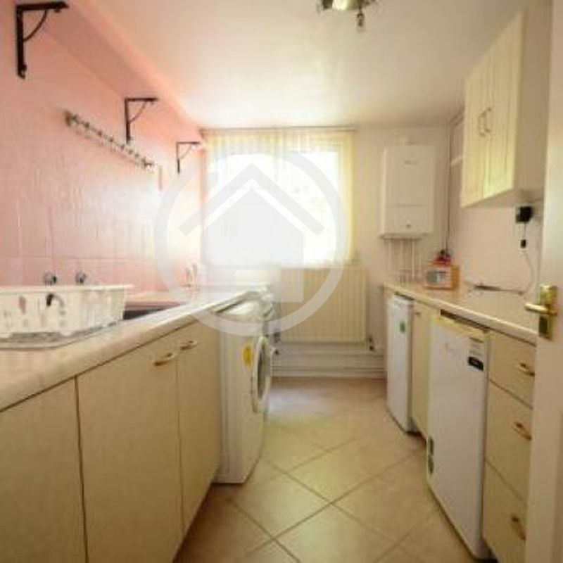 Offer for rent: Flat Roffey
