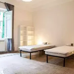 Rent 5 bedroom apartment in Rome