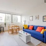 Rent 2 bedroom apartment of 39 m² in Paris