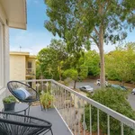 Rent 2 bedroom apartment in Hawthorn East