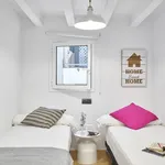 Rent 5 bedroom apartment of 95 m² in Barcelona