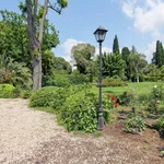 Rent 5 bedroom house of 453 m² in Roma